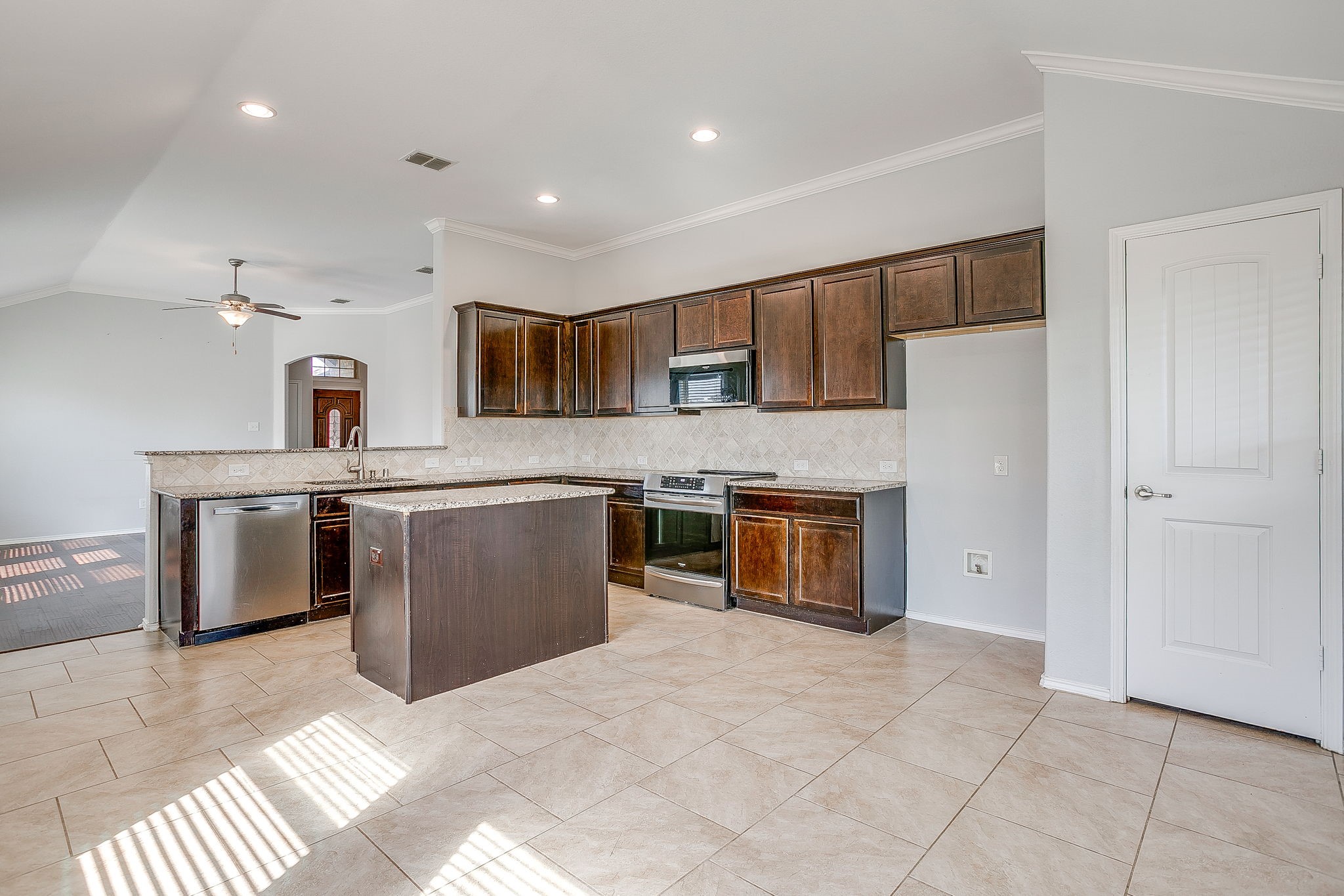 377 Coral Vine Lane Burleson TX 76028