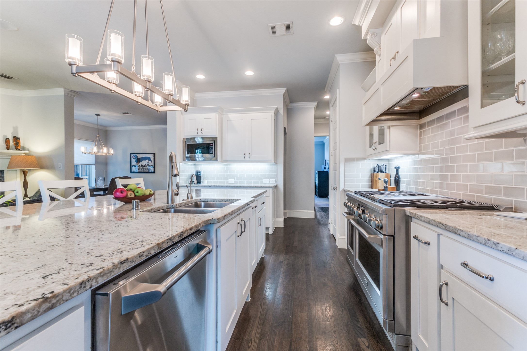 4008 N Cresthaven Road Dallas TX 75209