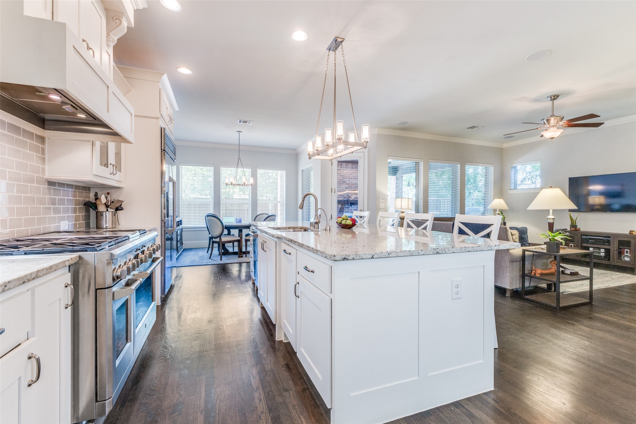 4008 N Cresthaven Road Dallas TX 75209