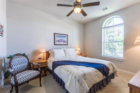 4008 N Cresthaven Road Dallas TX 75209