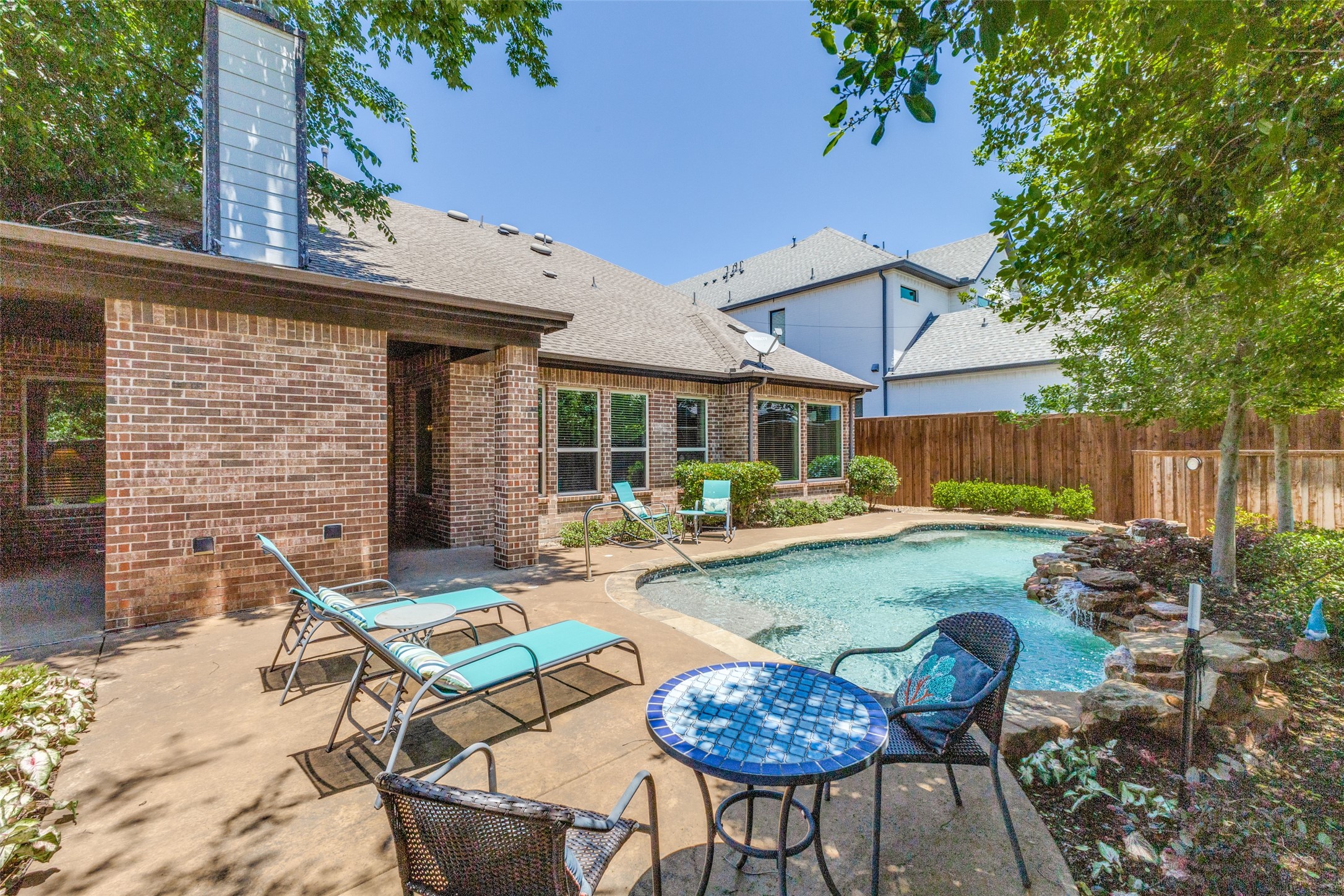 4008 N Cresthaven Road Dallas TX 75209