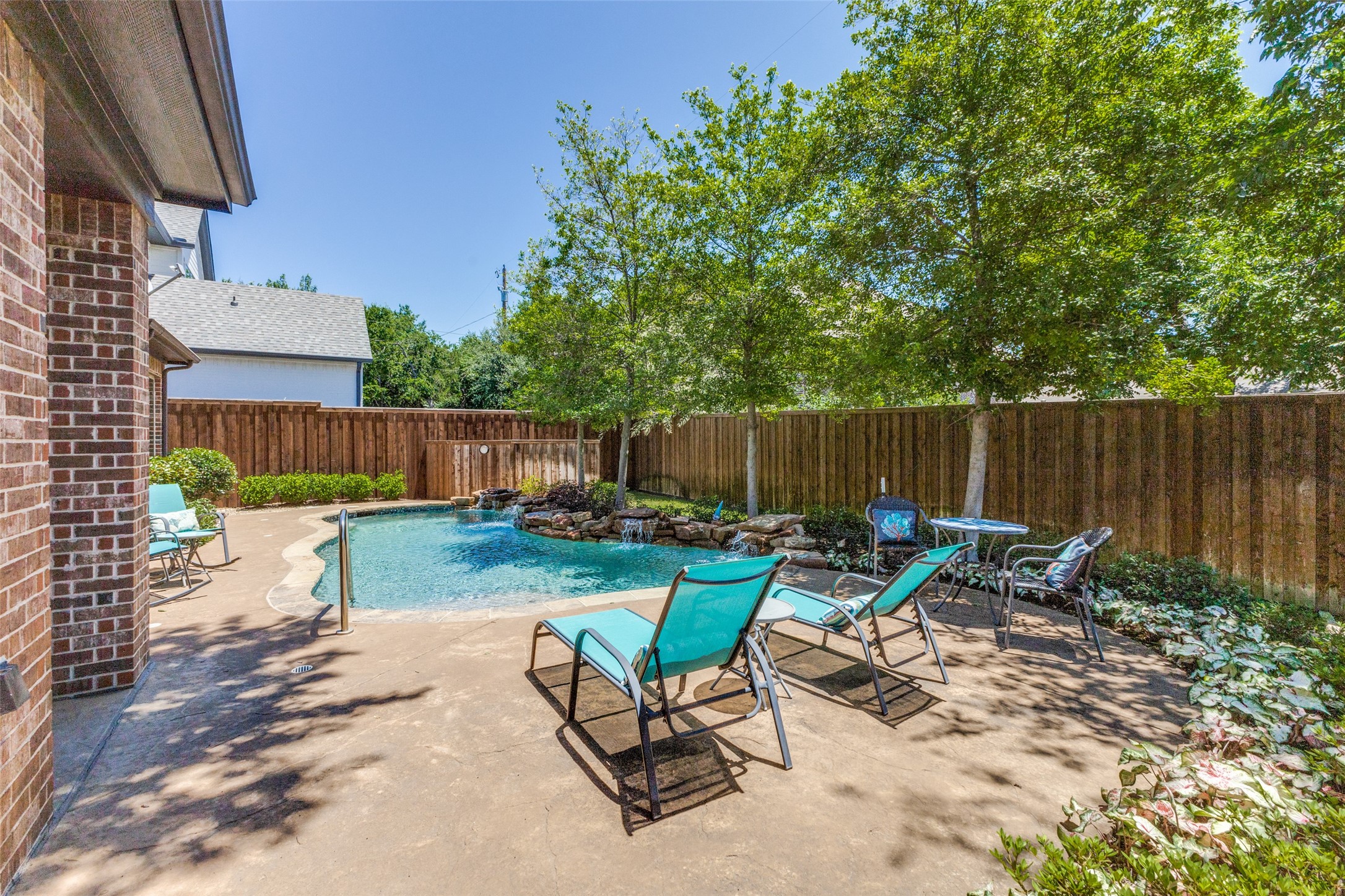 4008 N Cresthaven Road Dallas TX 75209
