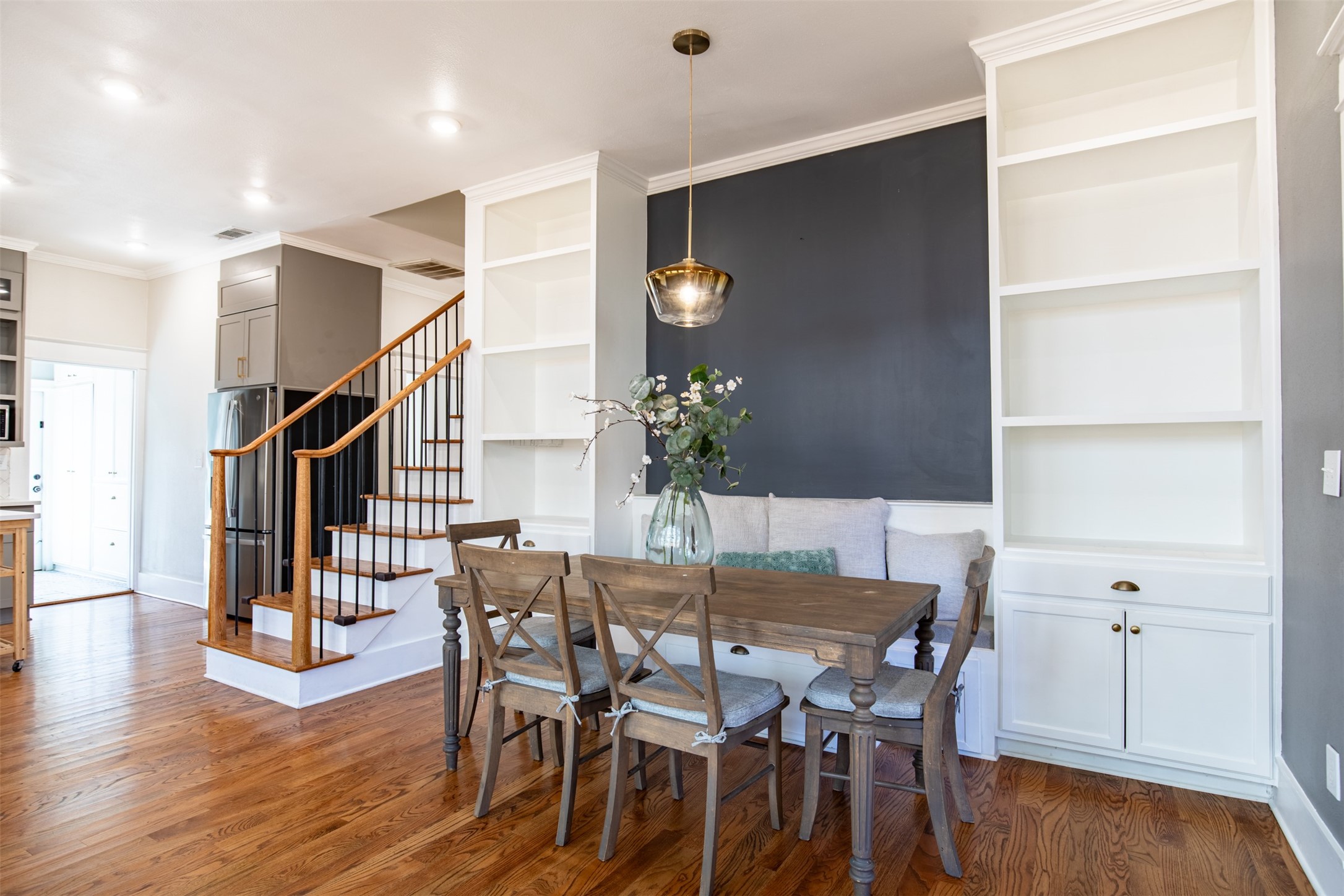 206 S Edgefield Avenue Dallas TX 75208