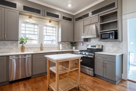 206 S Edgefield Avenue Dallas TX 75208