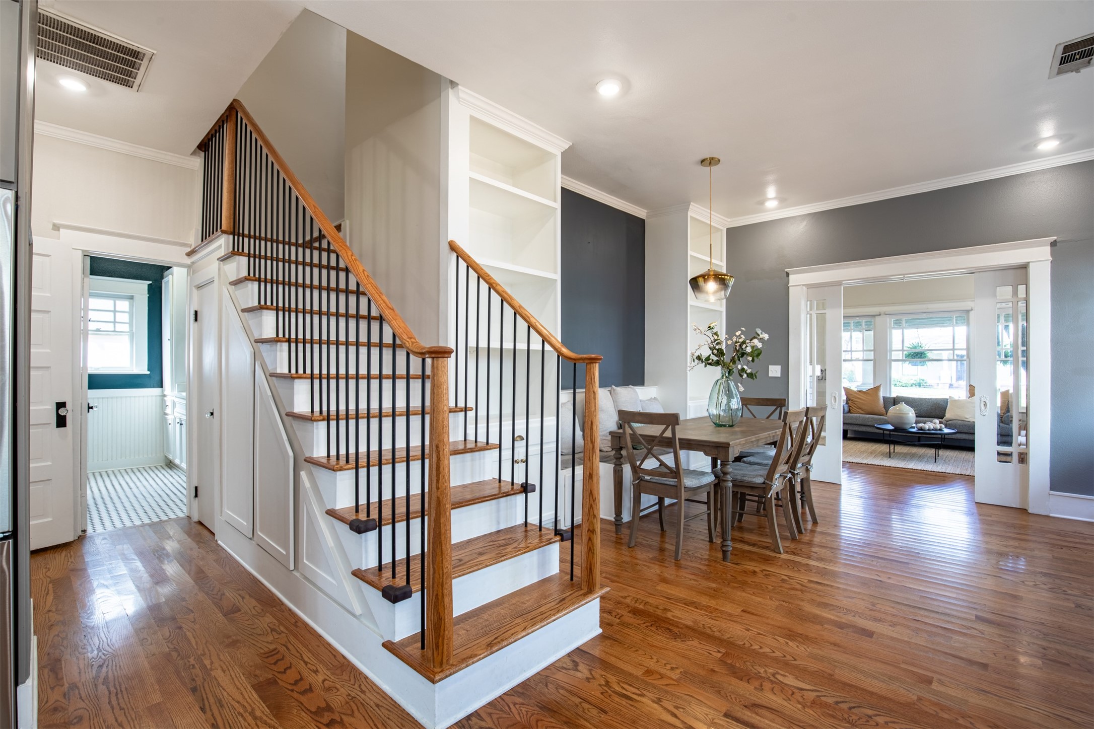 206 S Edgefield Avenue Dallas TX 75208