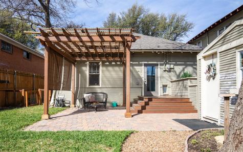 206 S Edgefield Avenue Dallas TX 75208