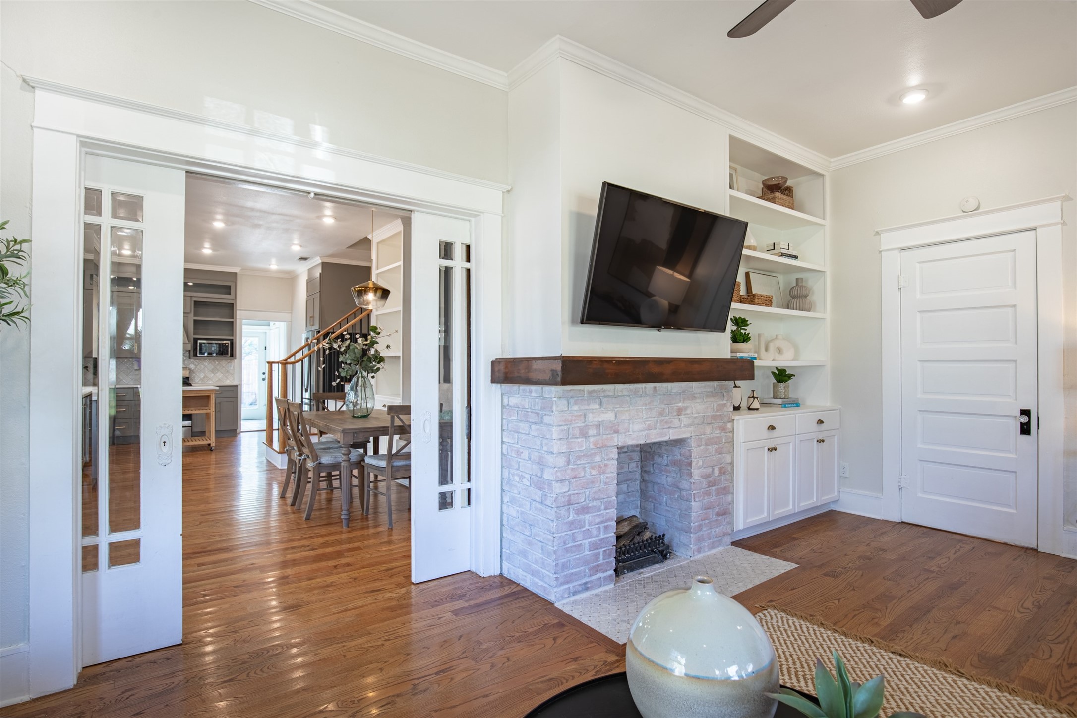 206 S Edgefield Avenue Dallas TX 75208