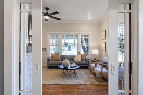 206 S Edgefield Avenue Dallas TX 75208
