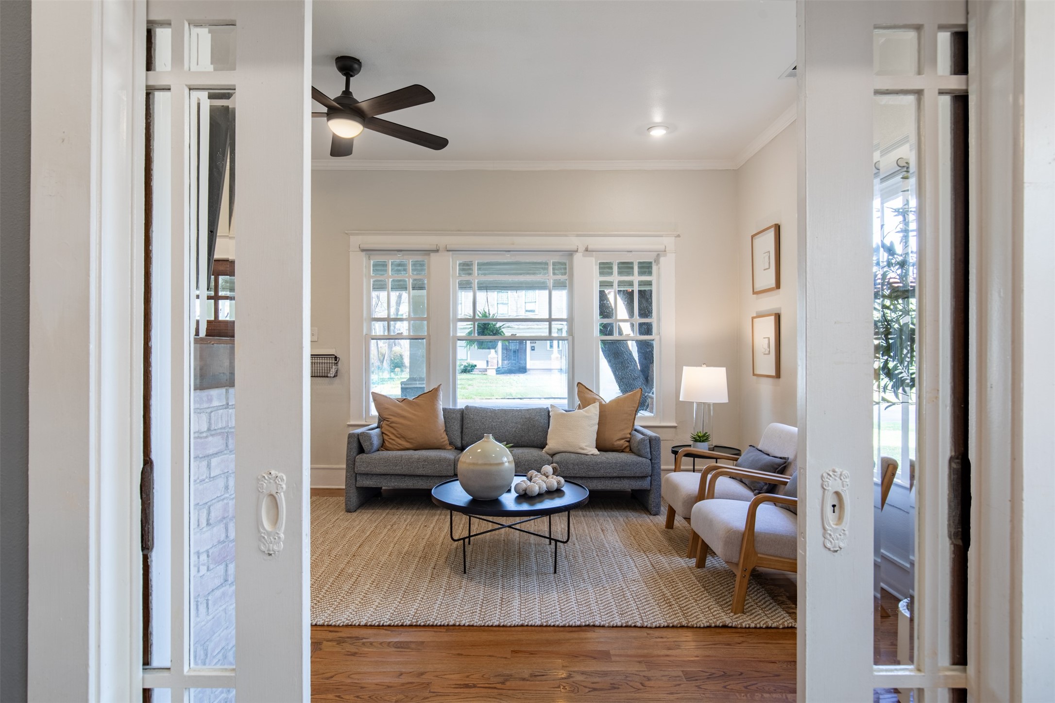 206 S Edgefield Avenue Dallas TX 75208