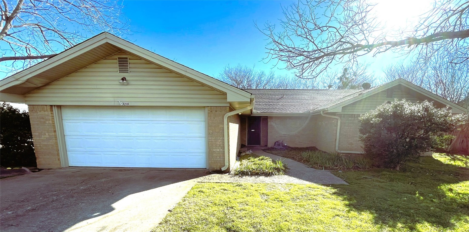 1201 Vivienne Street Weatherford TX 76086