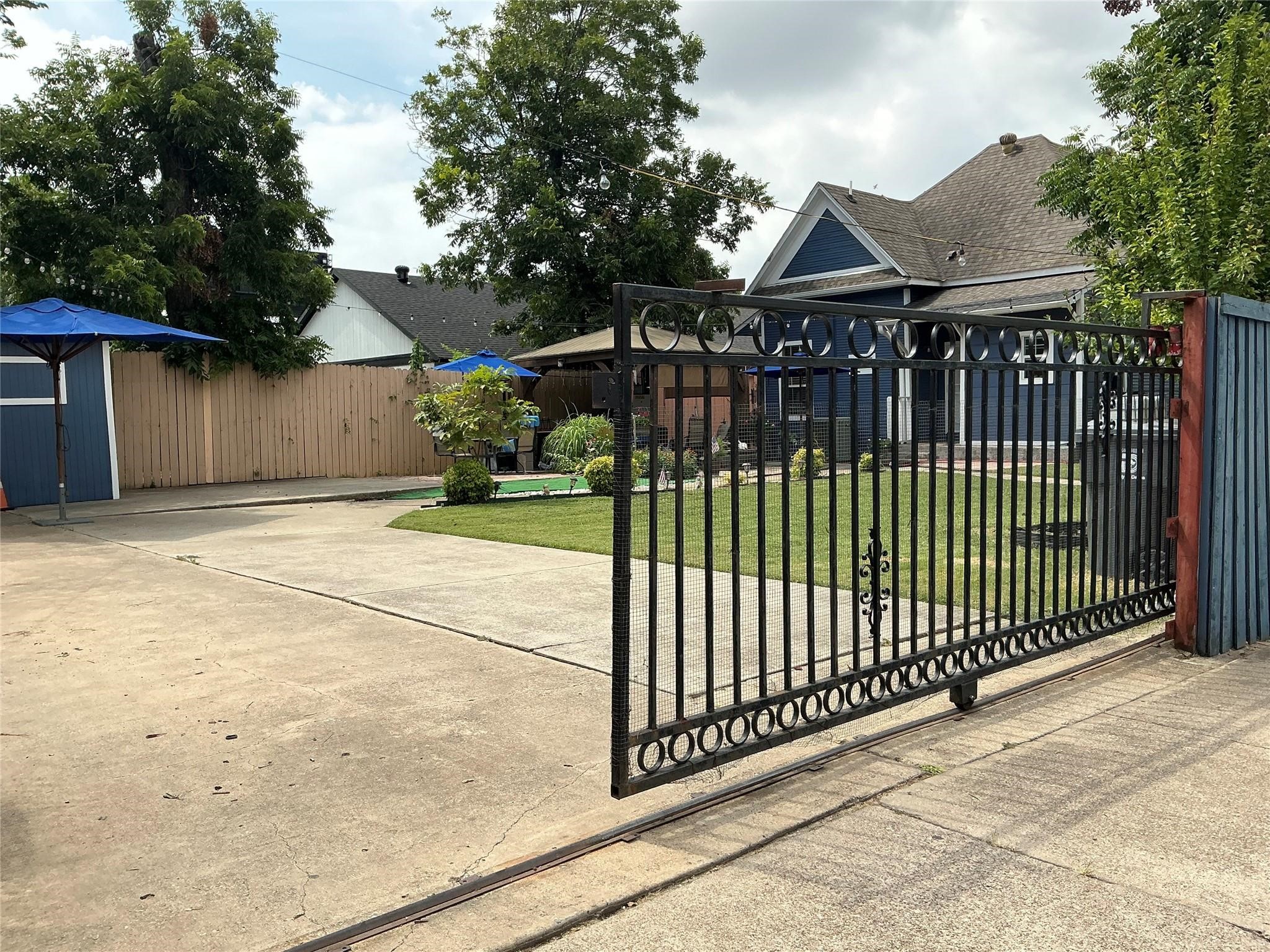 600 S Fitzhugh Avenue Dallas TX 75223
