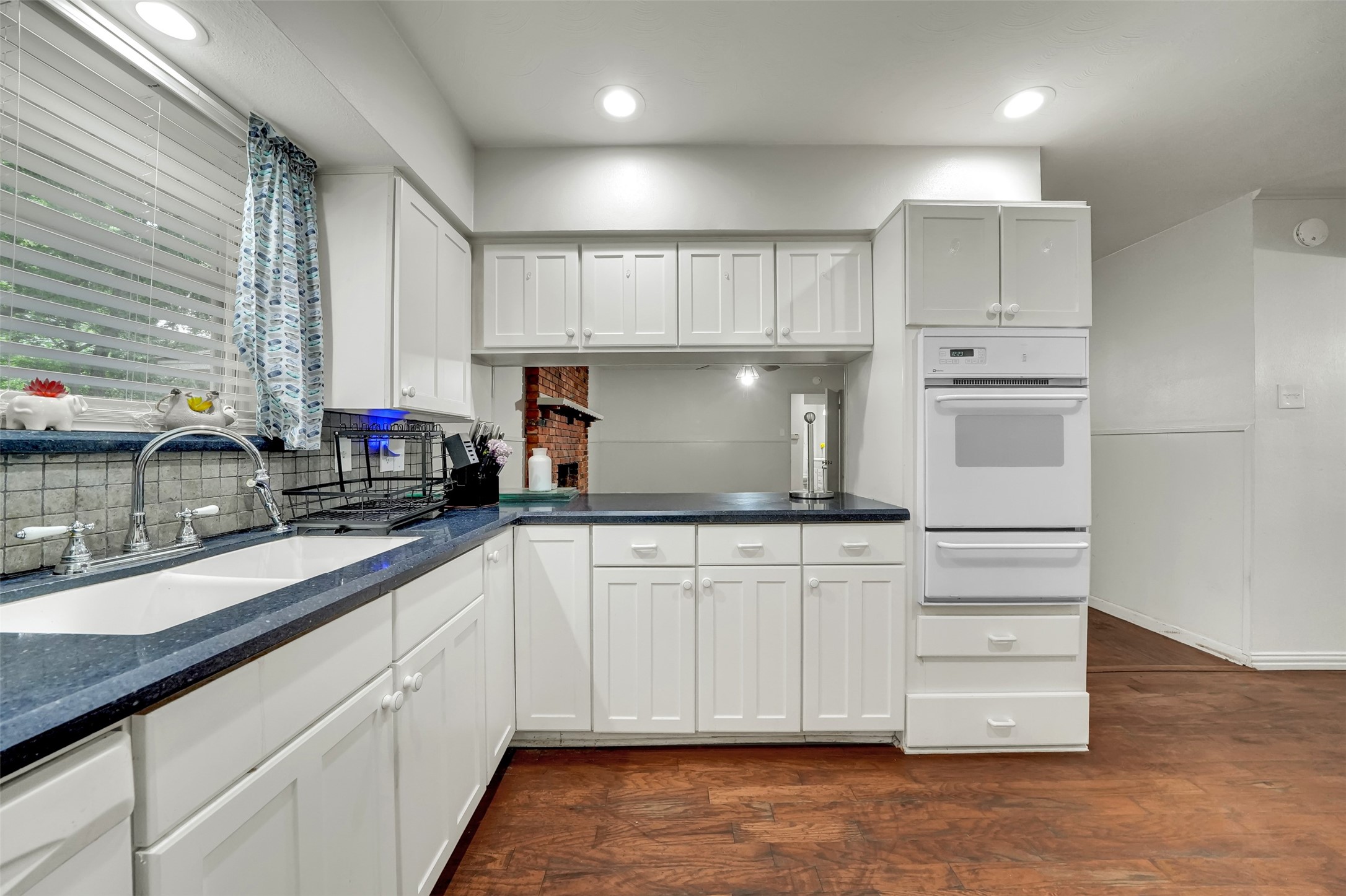 617 Ranier Circle Garland TX 75041