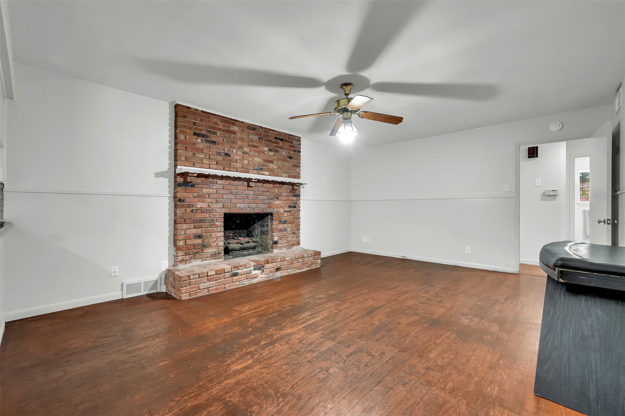 617 Ranier Circle Garland TX 75041