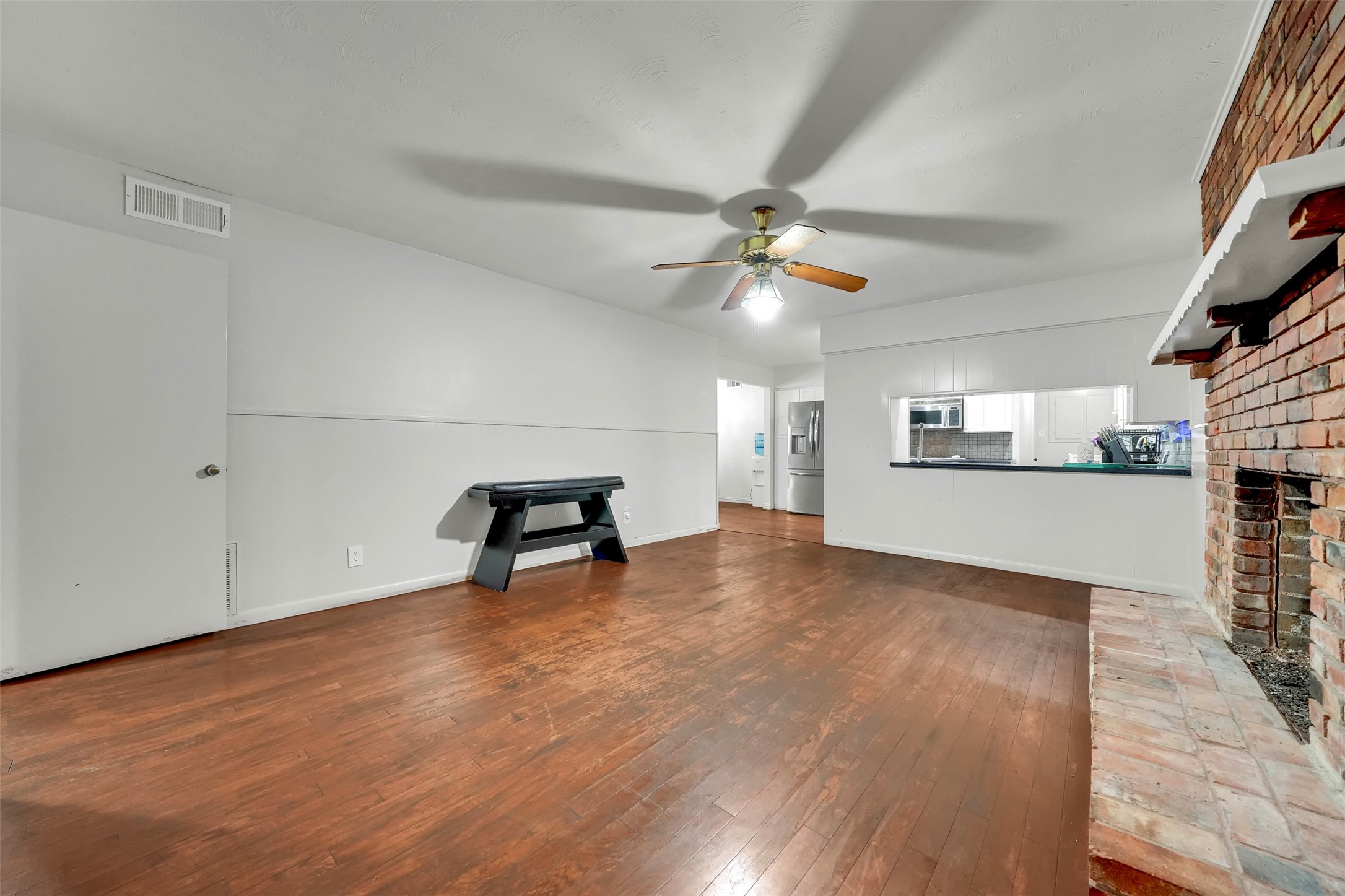 617 Ranier Circle Garland TX 75041