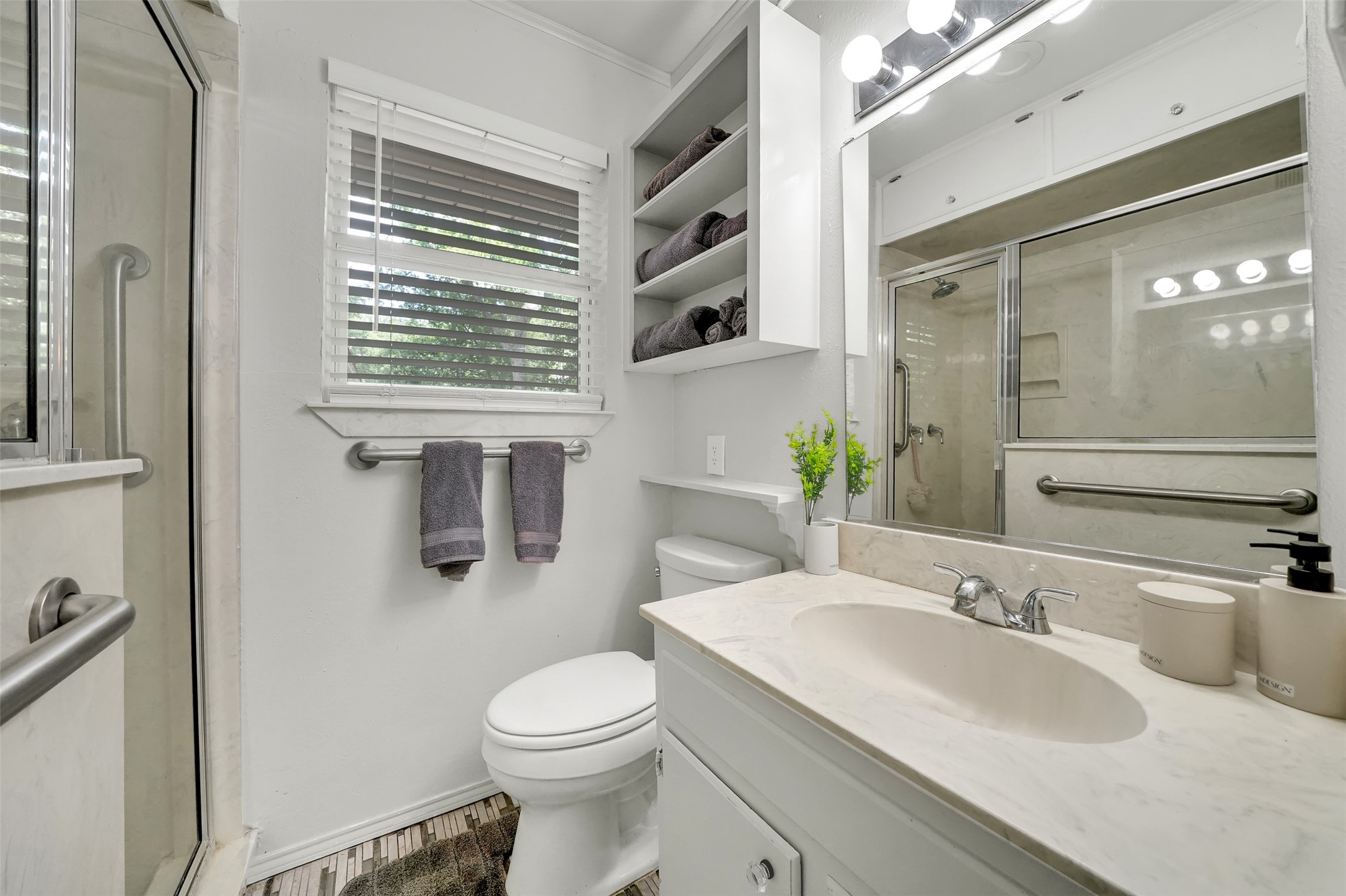 617 Ranier Circle Garland TX 75041