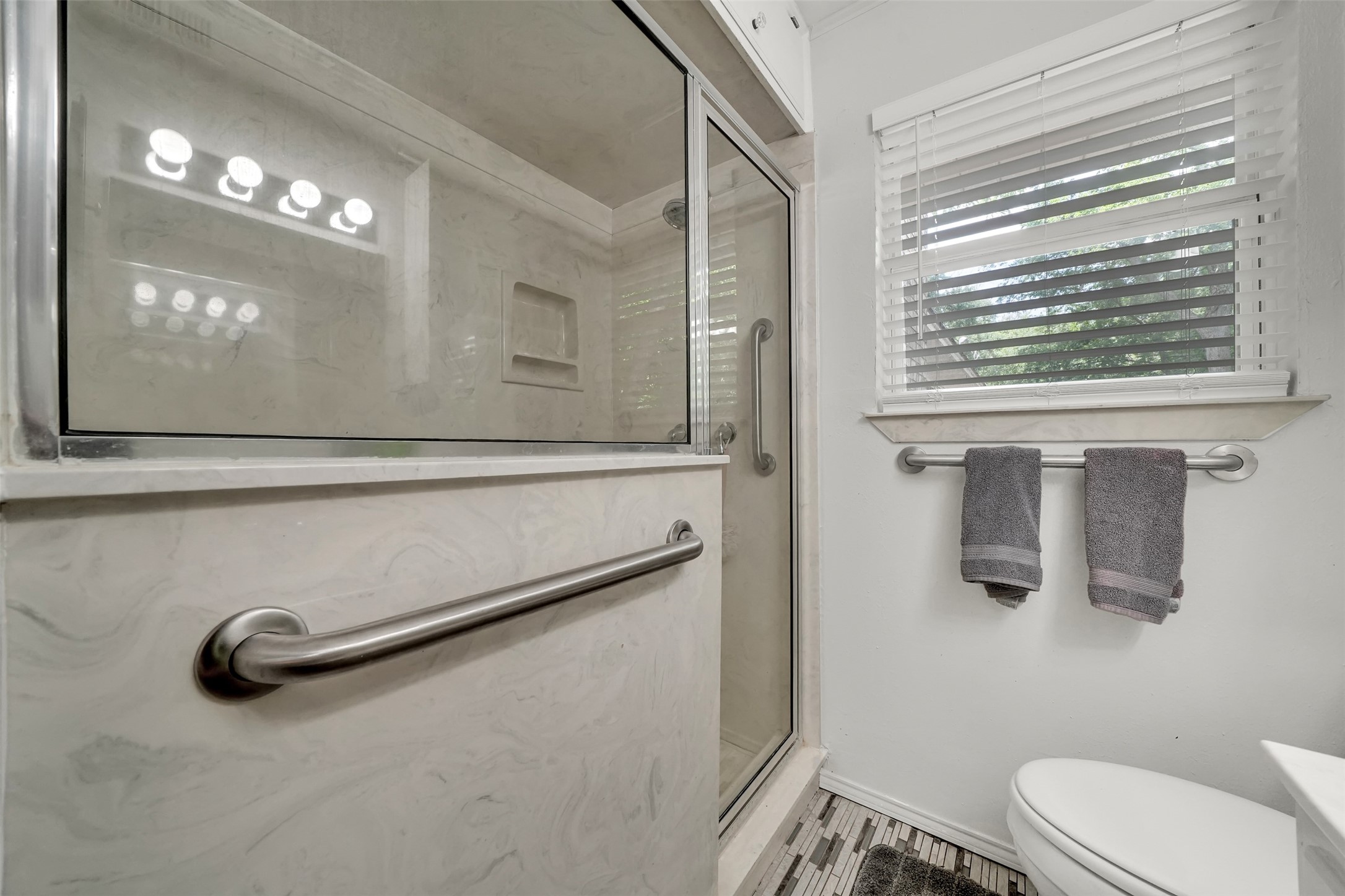 617 Ranier Circle Garland TX 75041