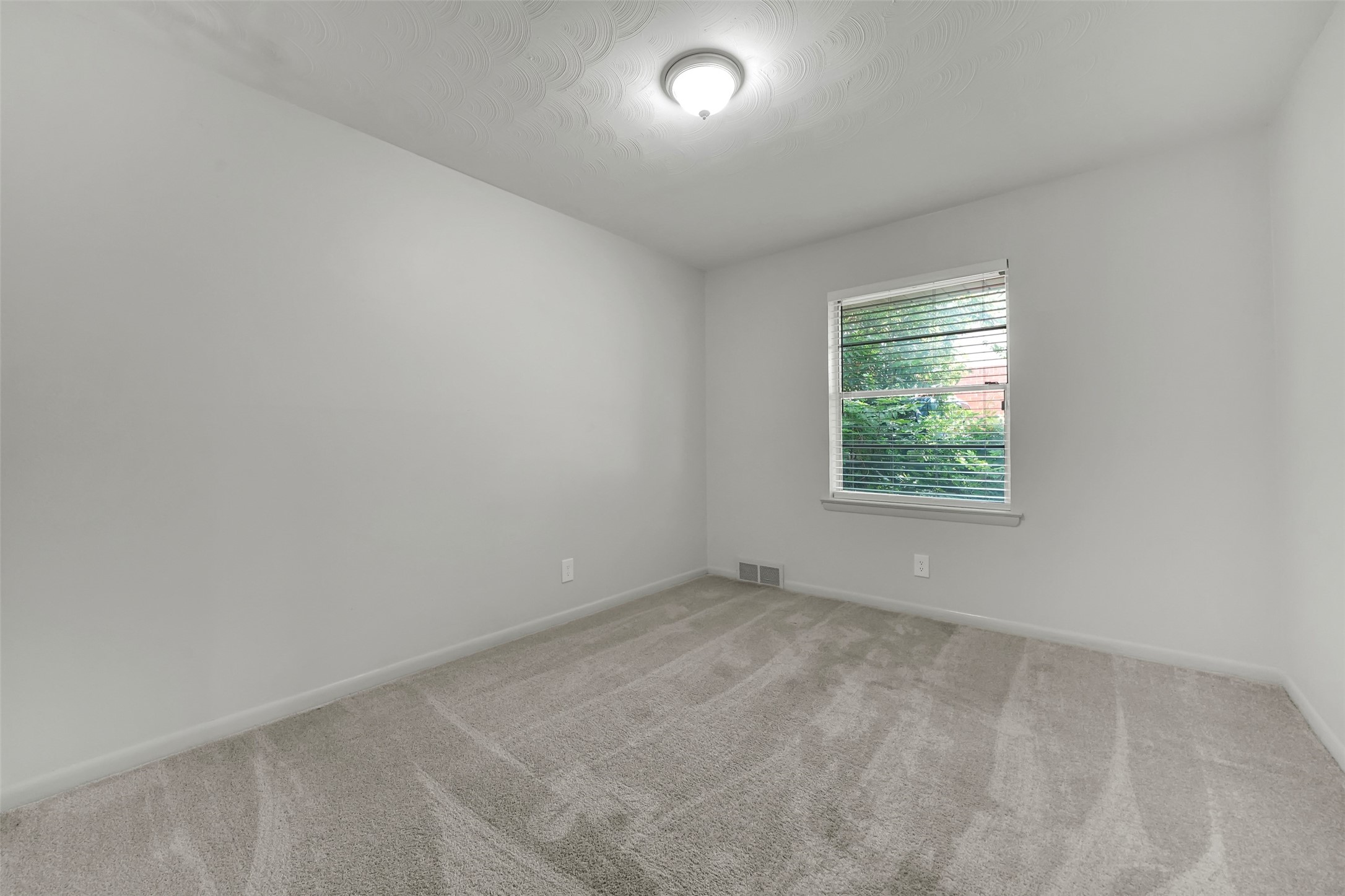 617 Ranier Circle Garland TX 75041