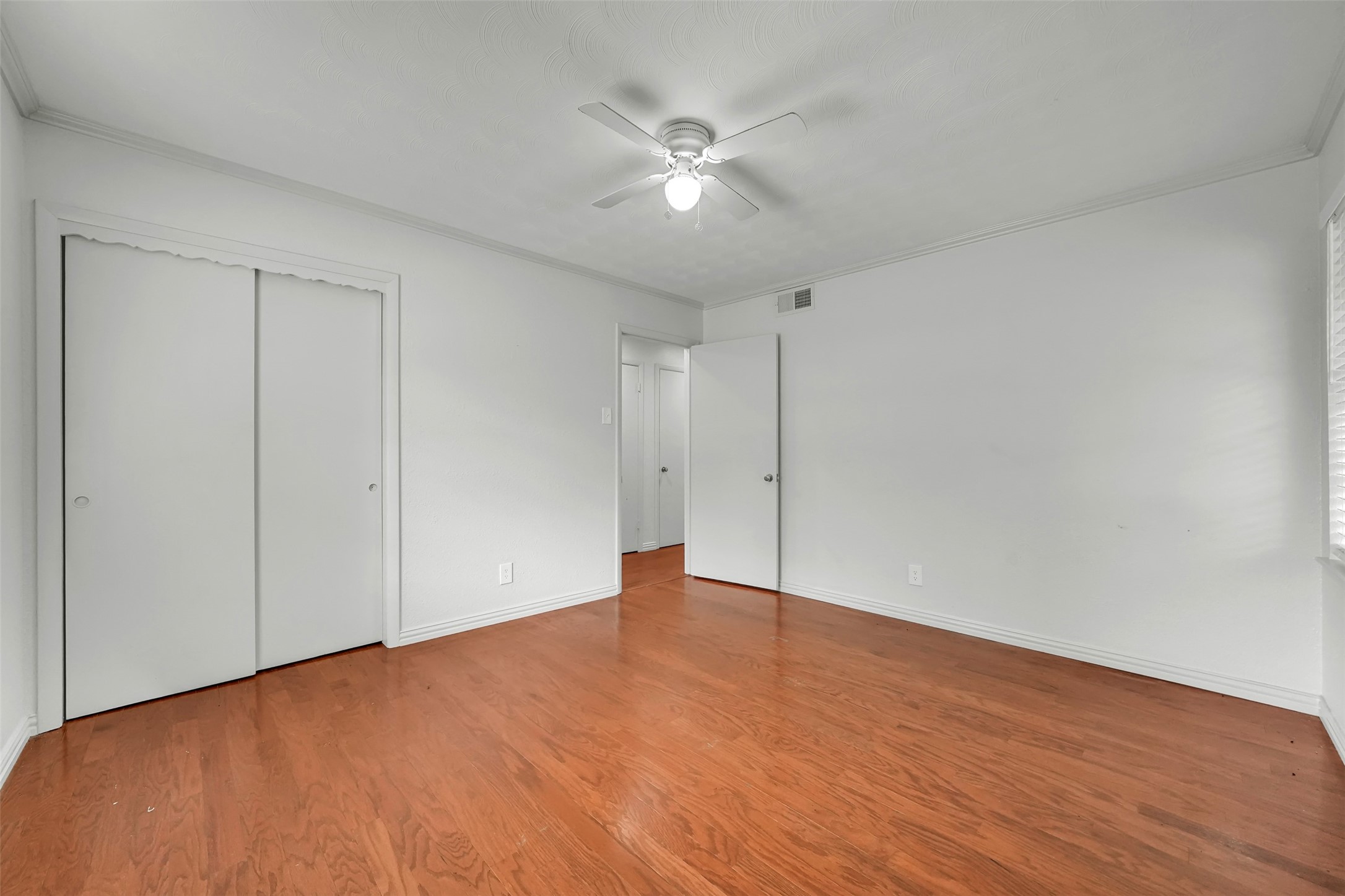 617 Ranier Circle Garland TX 75041