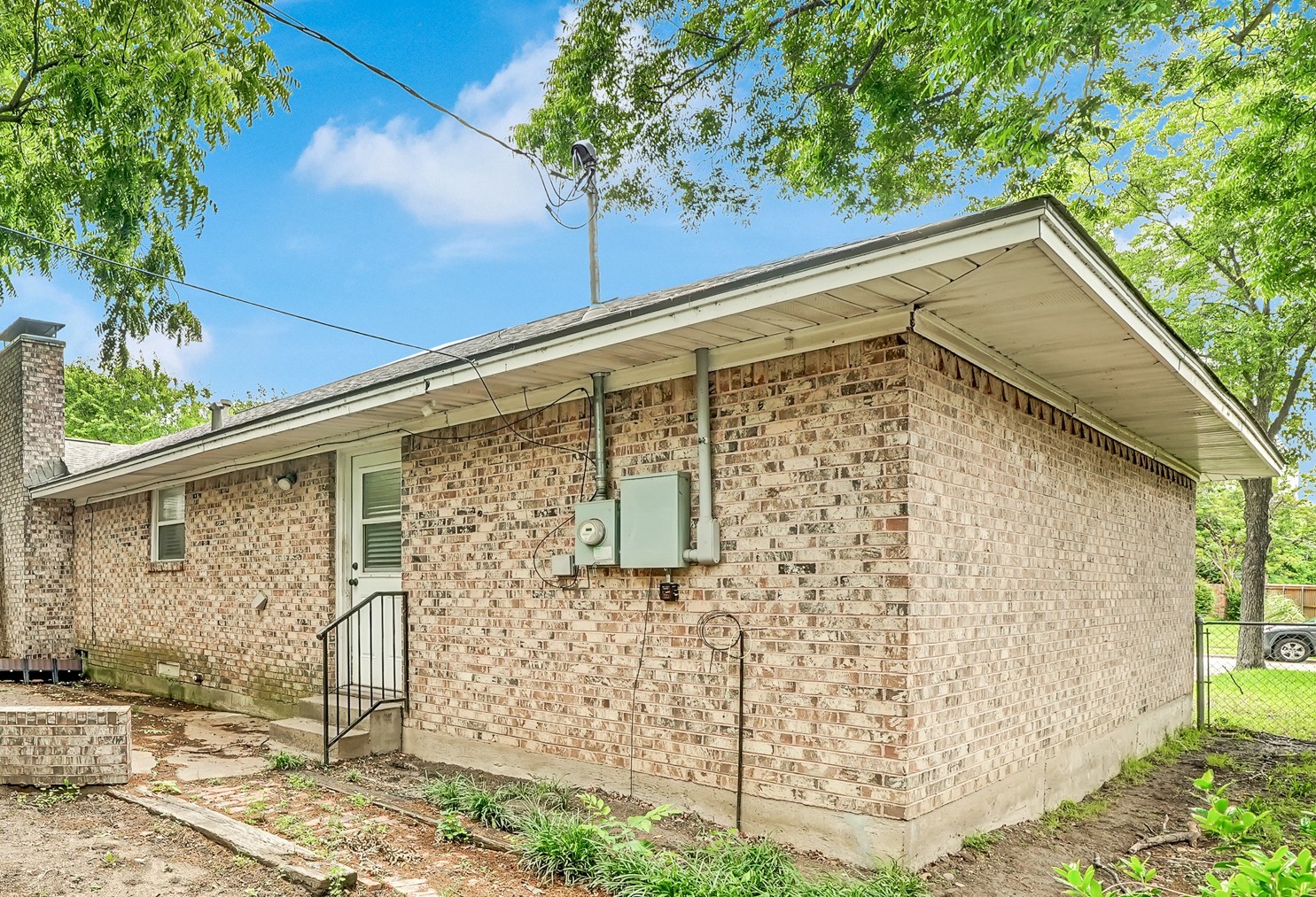 617 Ranier Circle Garland TX 75041