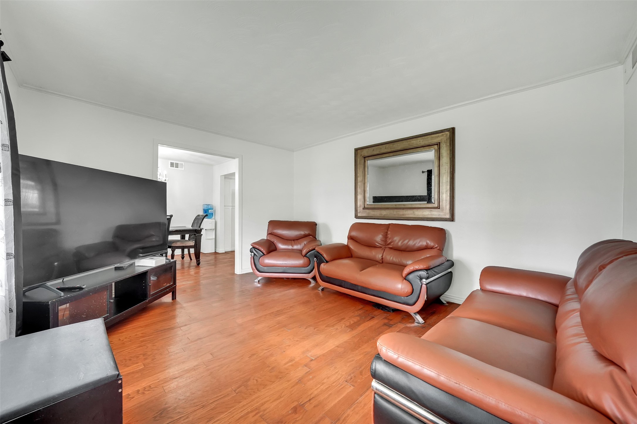617 Ranier Circle Garland TX 75041