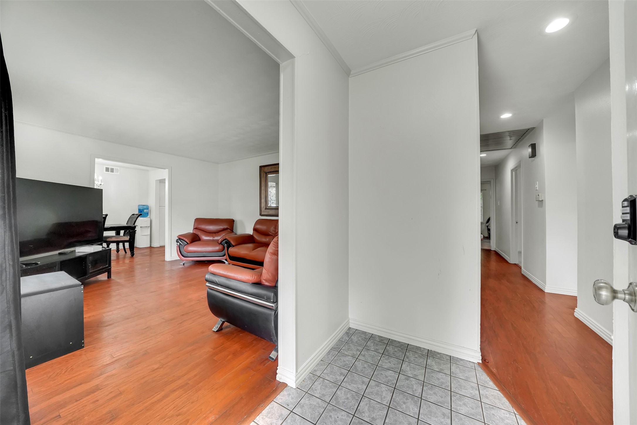 617 Ranier Circle Garland TX 75041