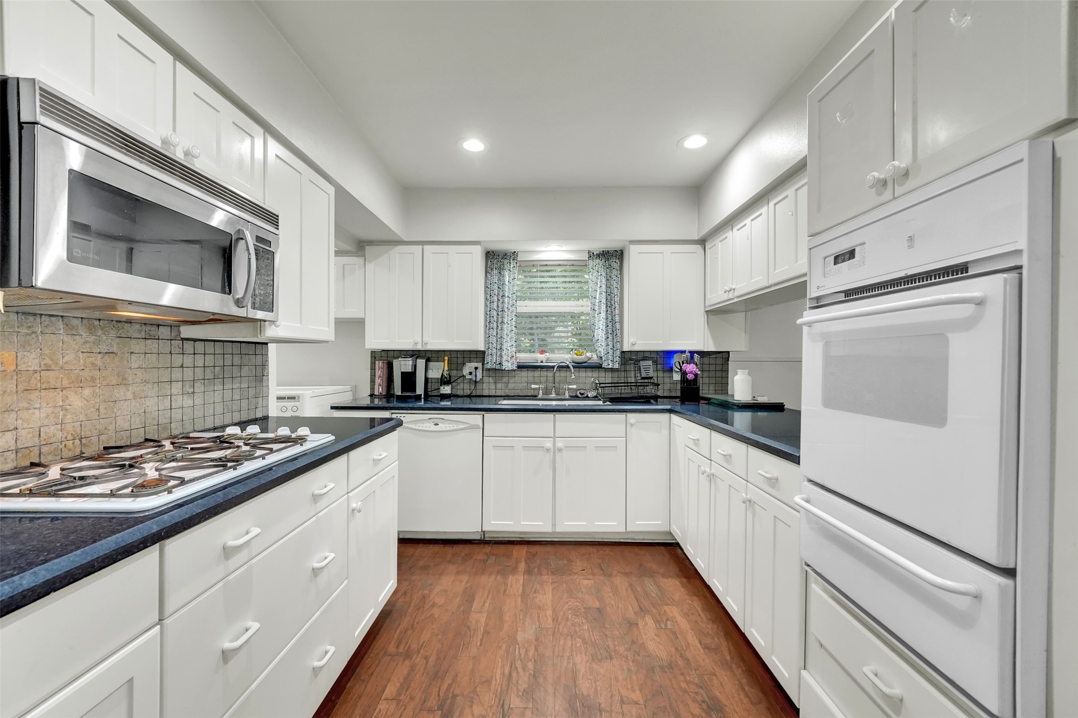 617 Ranier Circle Garland TX 75041