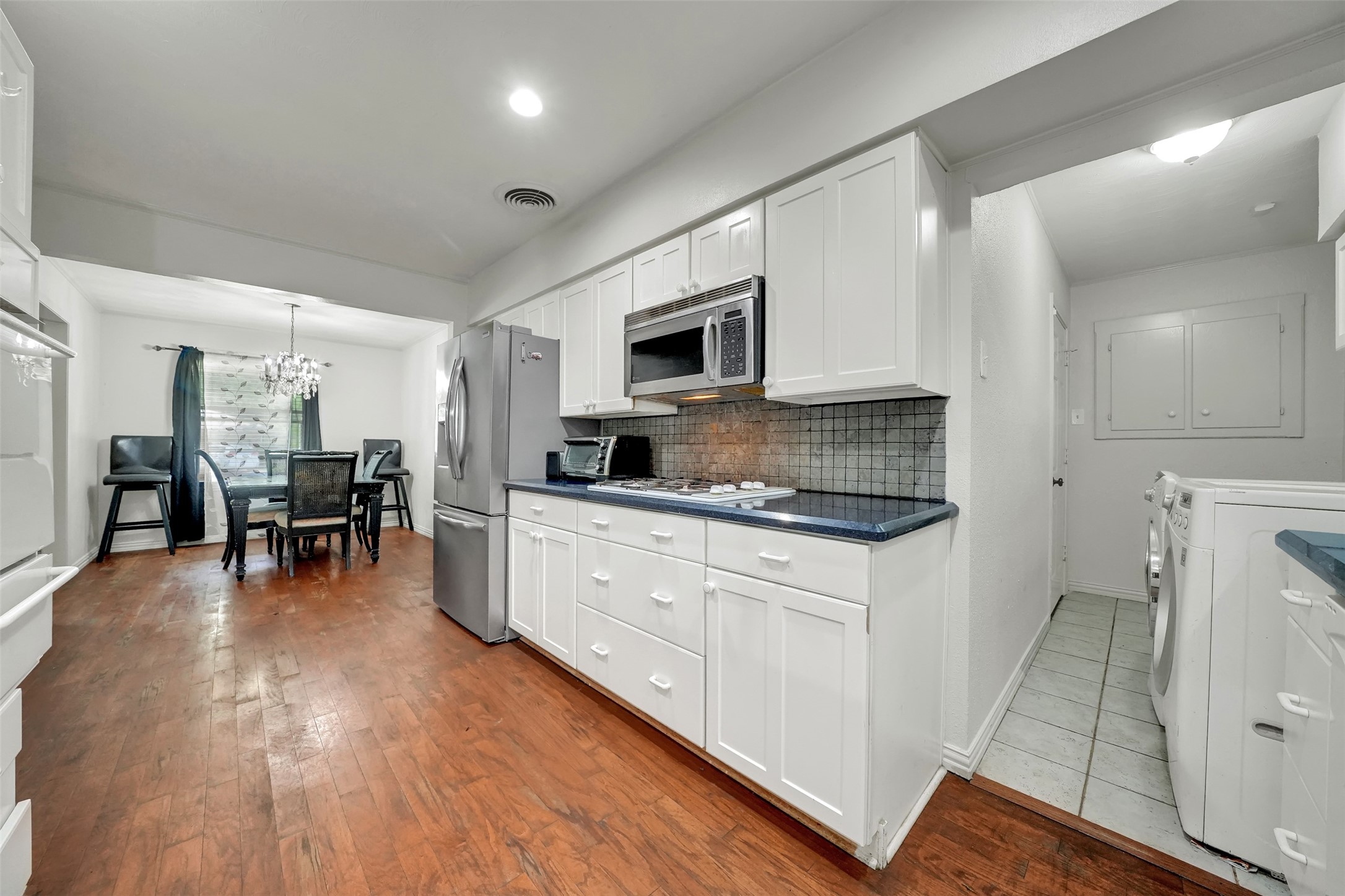617 Ranier Circle Garland TX 75041