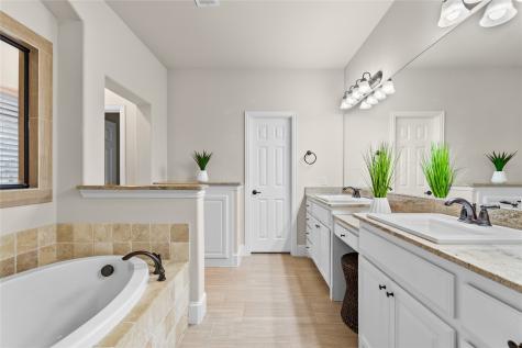1616 Golf Club Drive Lantana TX 76226