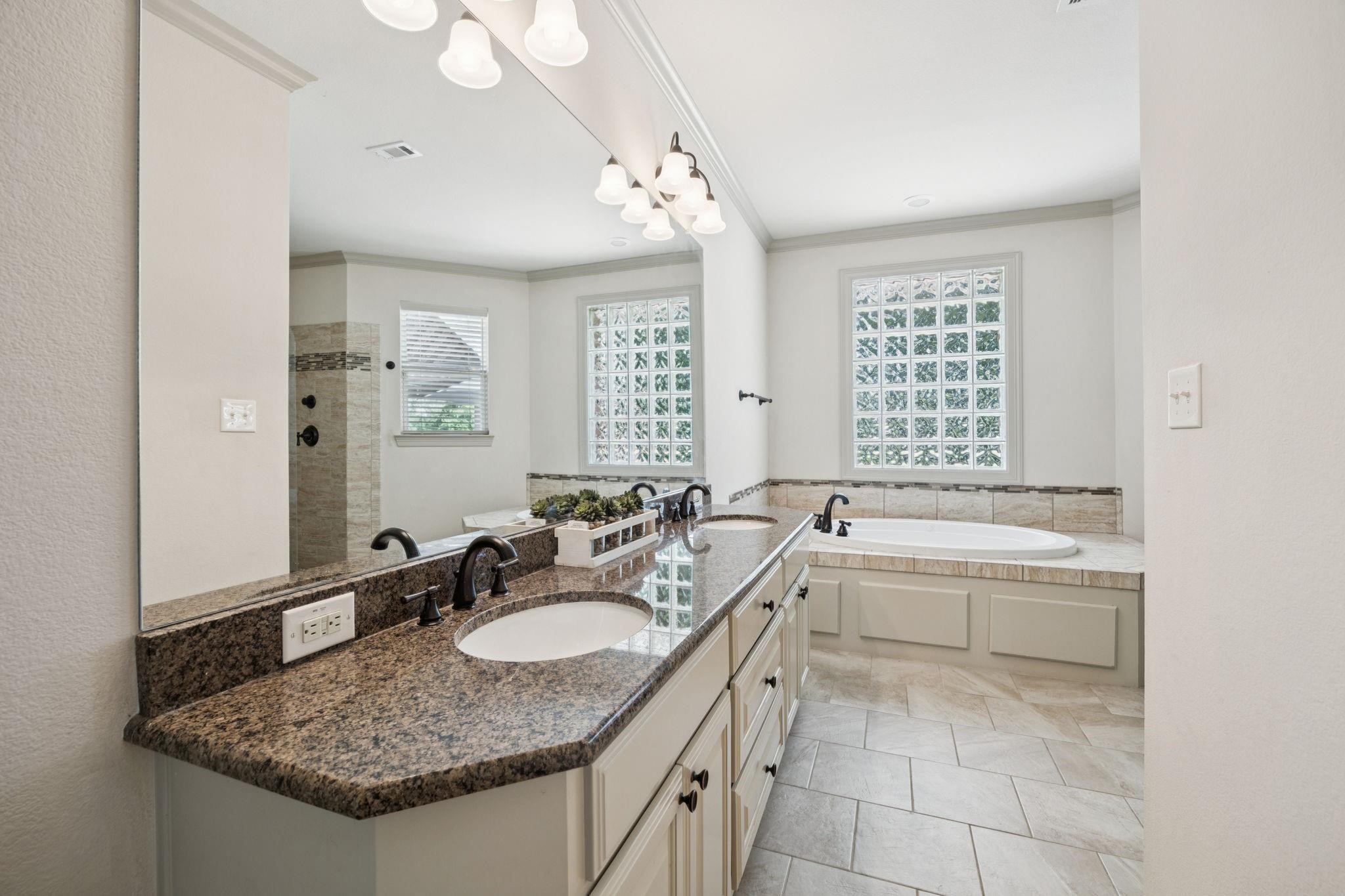 101 Beacon Court Mabank TX 75143