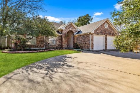 2120 Pinwood Circle Arlington TX 76001