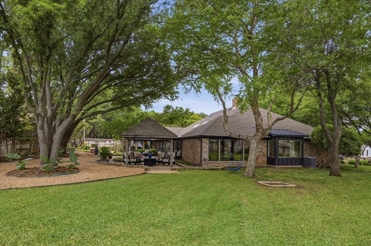 308 N Broadway Road Azle TX 76020