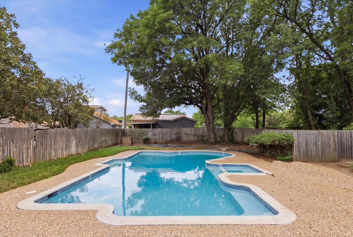 308 N Broadway Road Azle TX 76020