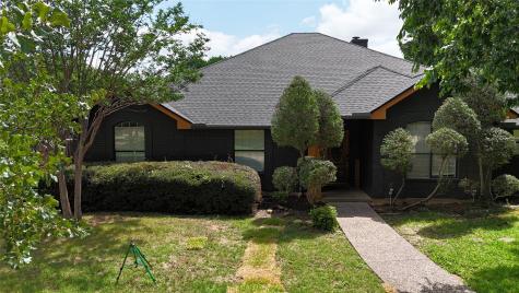 104 Creek Side Court Kennedale TX 76060