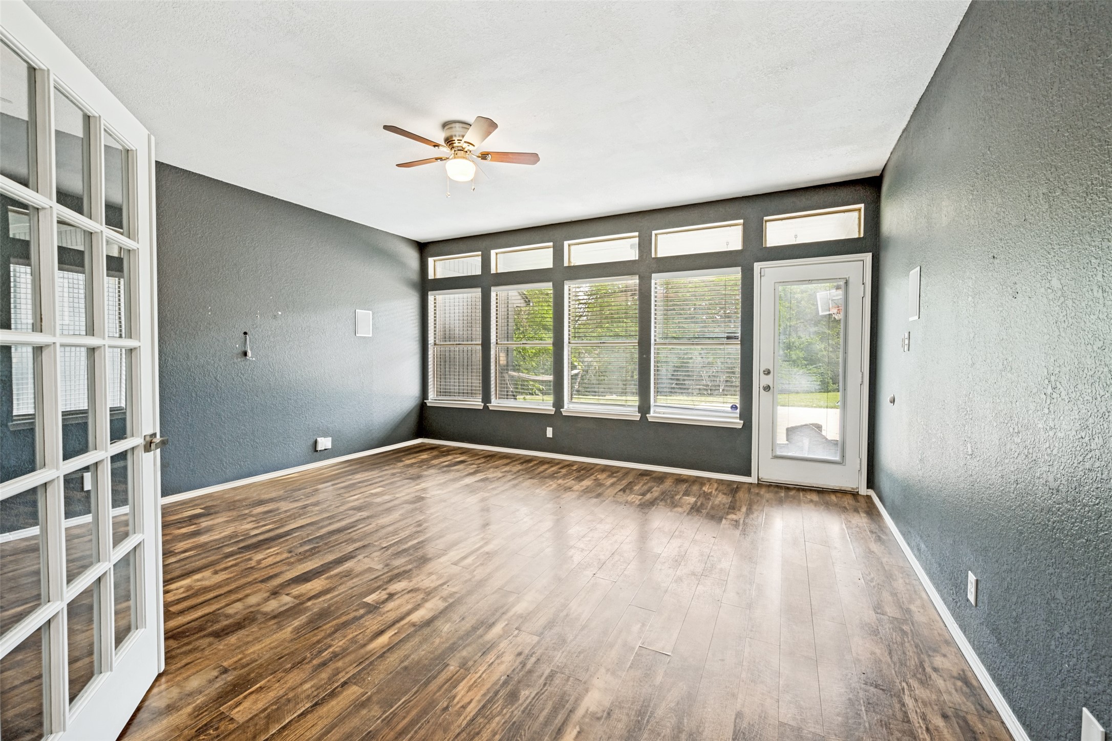 104 Creek Side Court Kennedale TX 76060