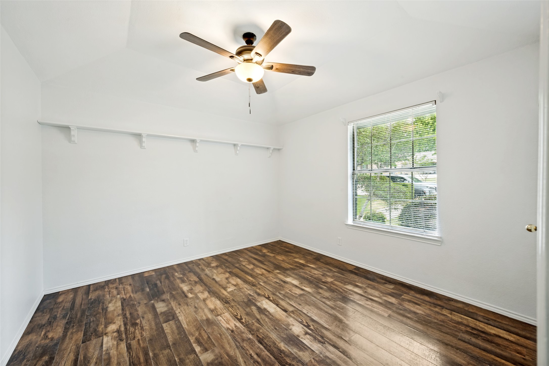 104 Creek Side Court Kennedale TX 76060