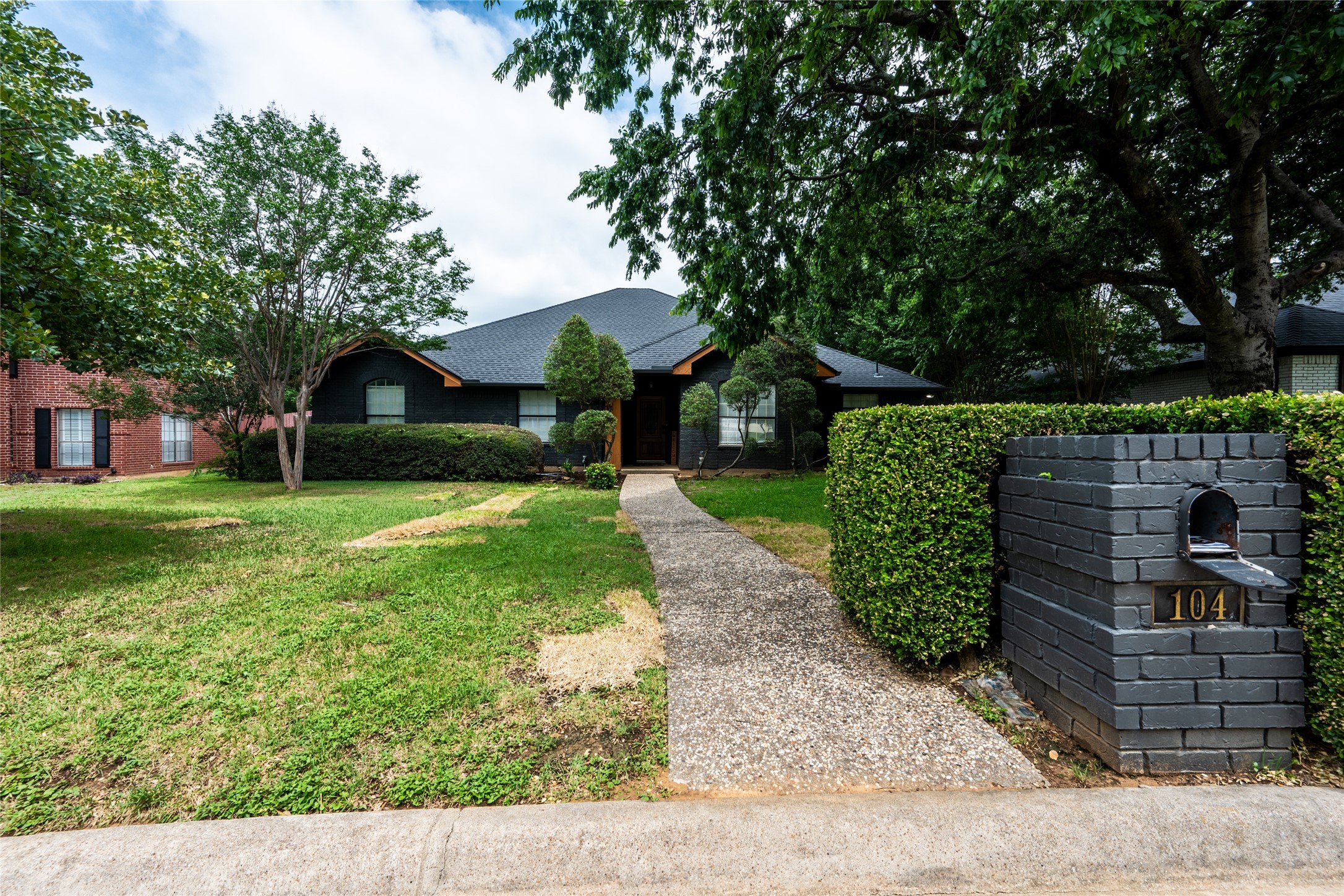 104 Creek Side Court Kennedale TX 76060