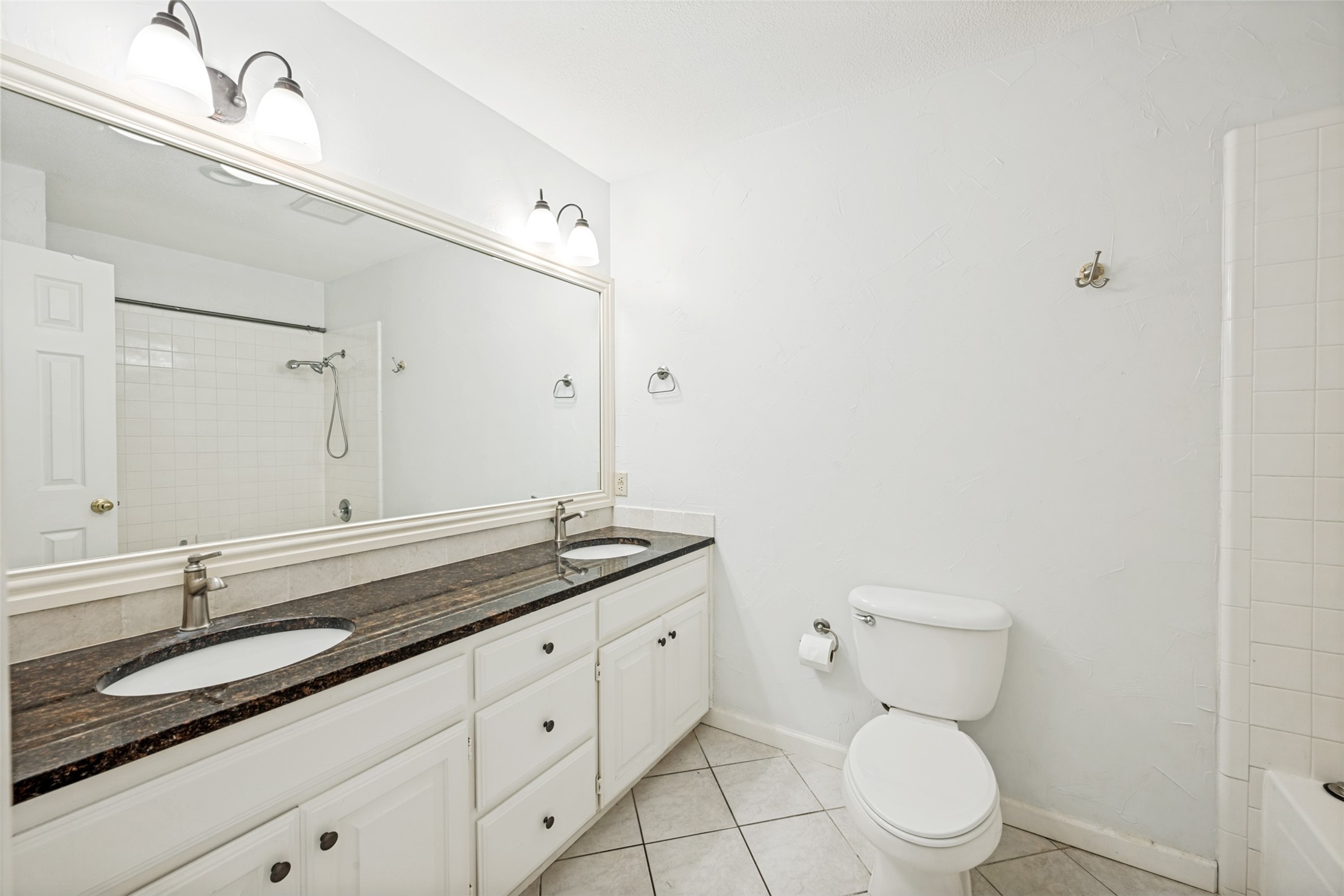 104 Creek Side Court Kennedale TX 76060