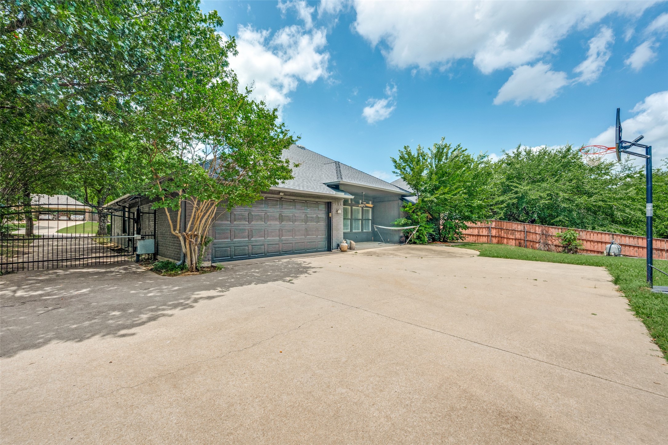 104 Creek Side Court Kennedale TX 76060