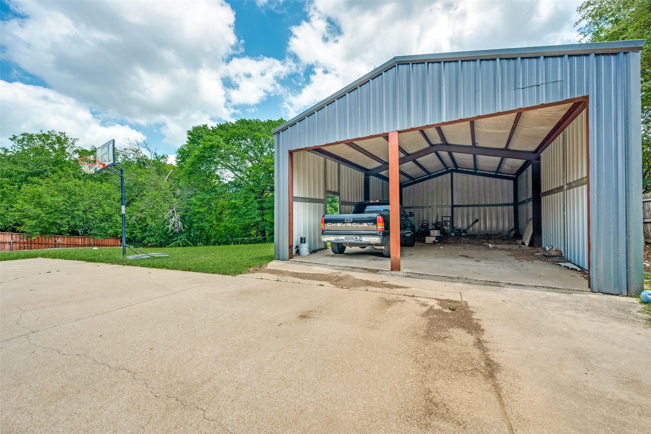 104 Creek Side Court Kennedale TX 76060