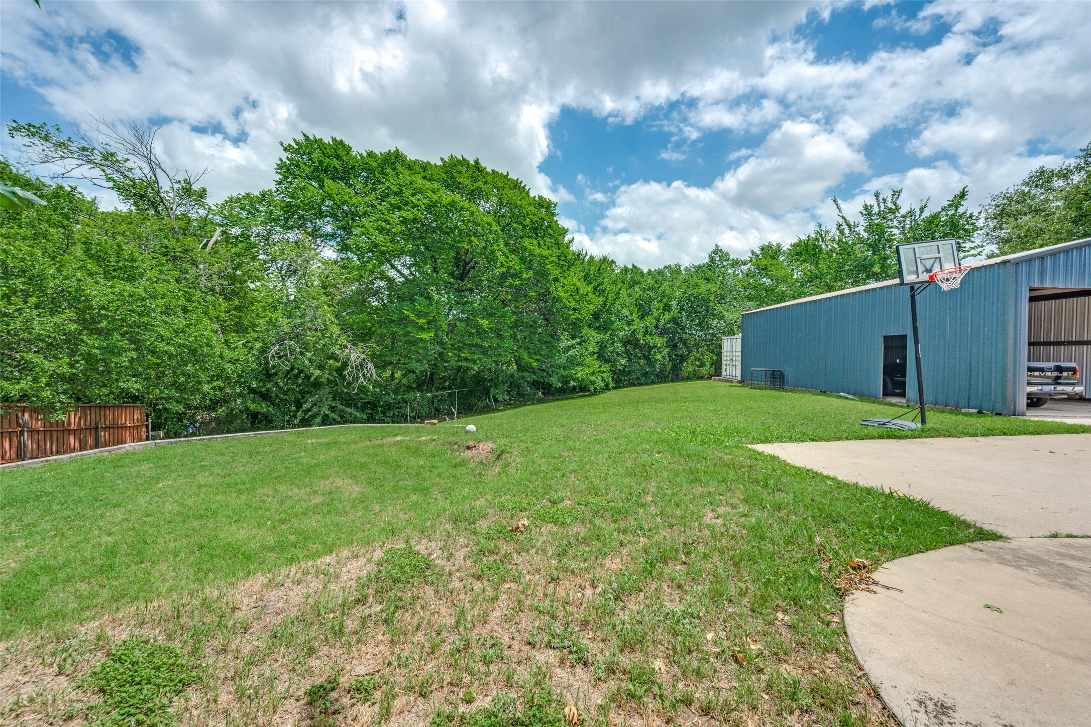 104 Creek Side Court Kennedale TX 76060