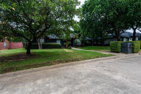 104 Creek Side Court Kennedale TX 76060