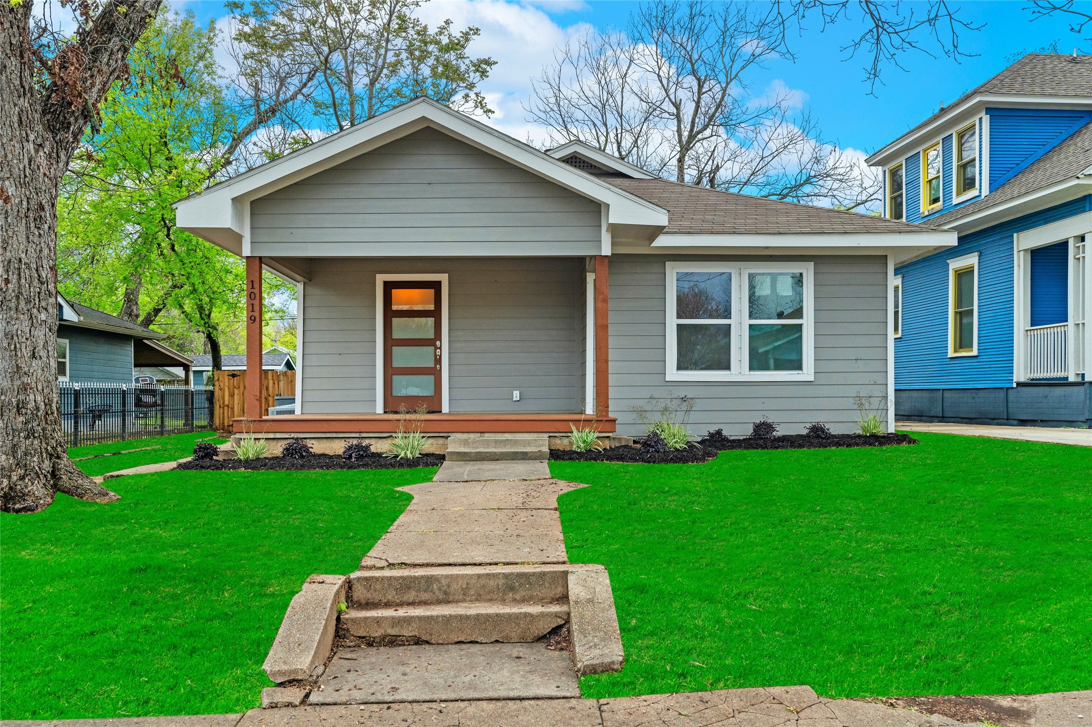1019 S Glasgow Drive Dallas TX 75223