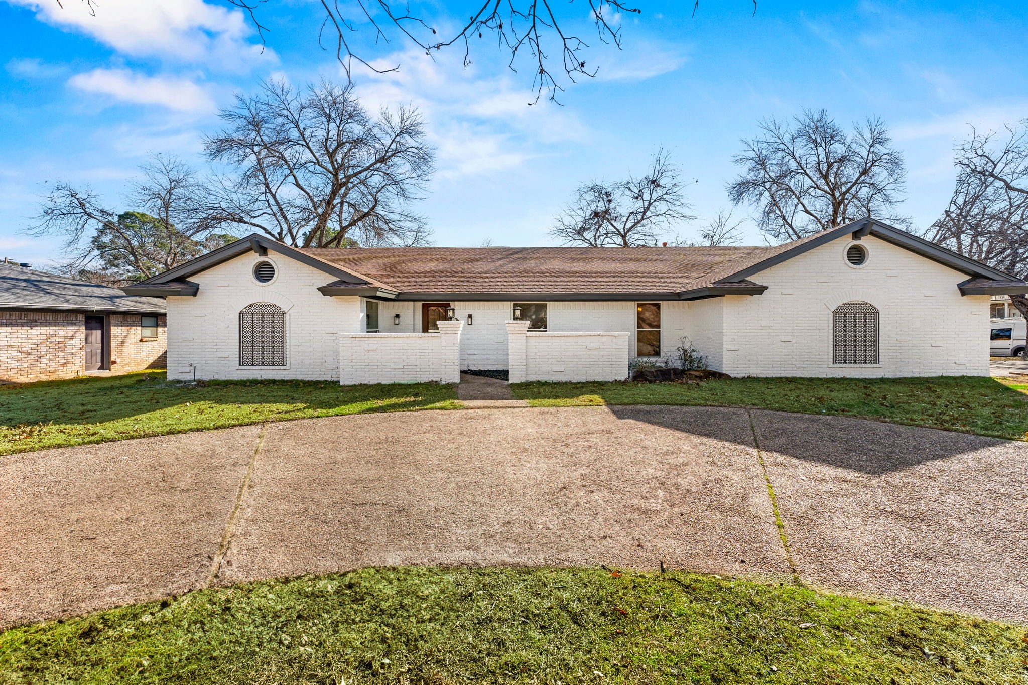 1726 Park Hill Drive Arlington TX 76012