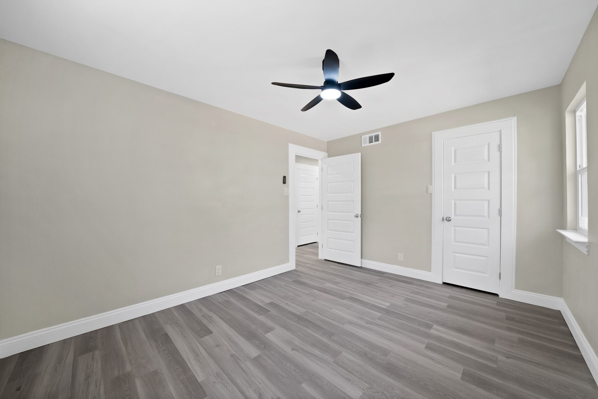 1122 Pinedale Lane Dallas TX 75241