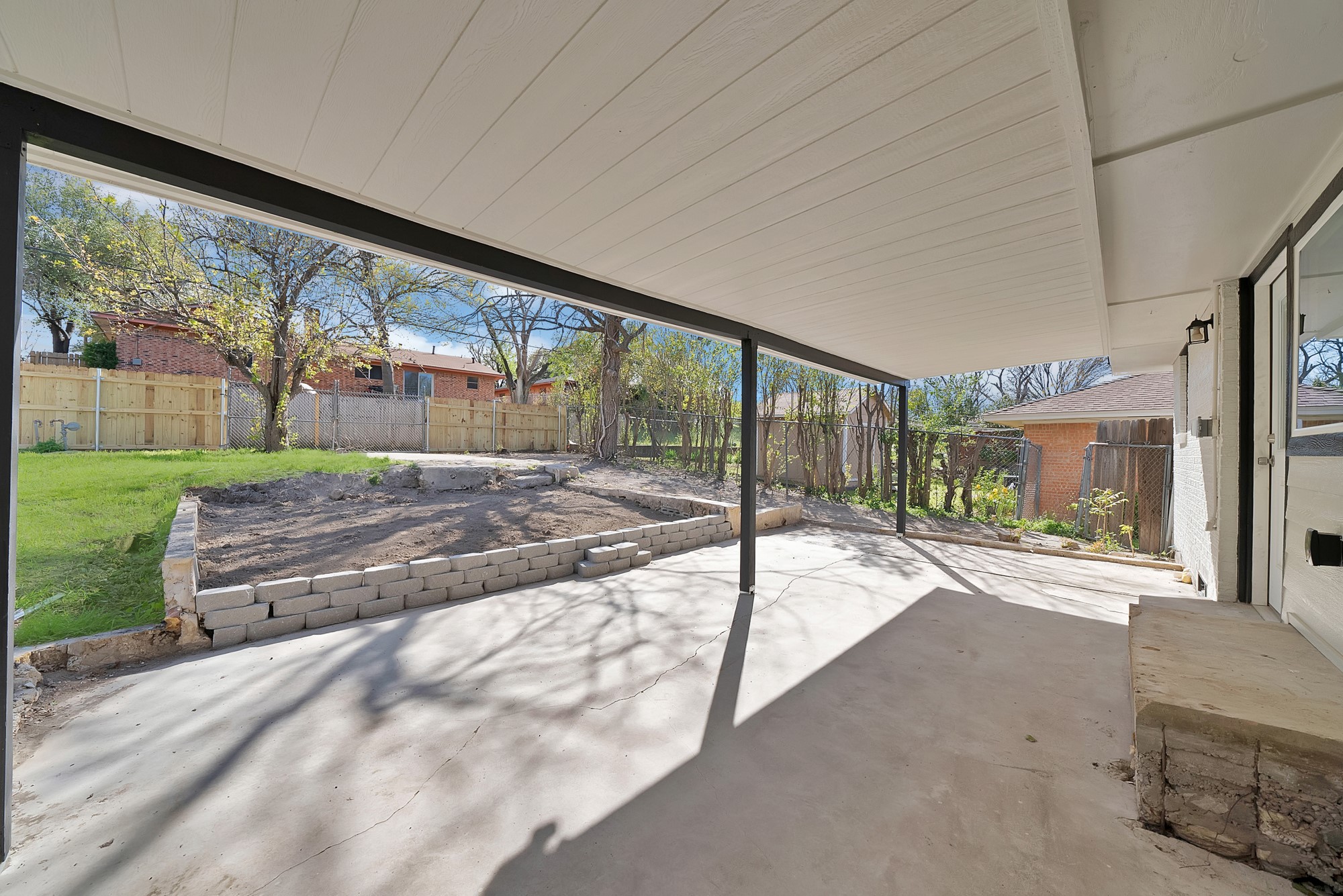 1122 Pinedale Lane Dallas TX 75241