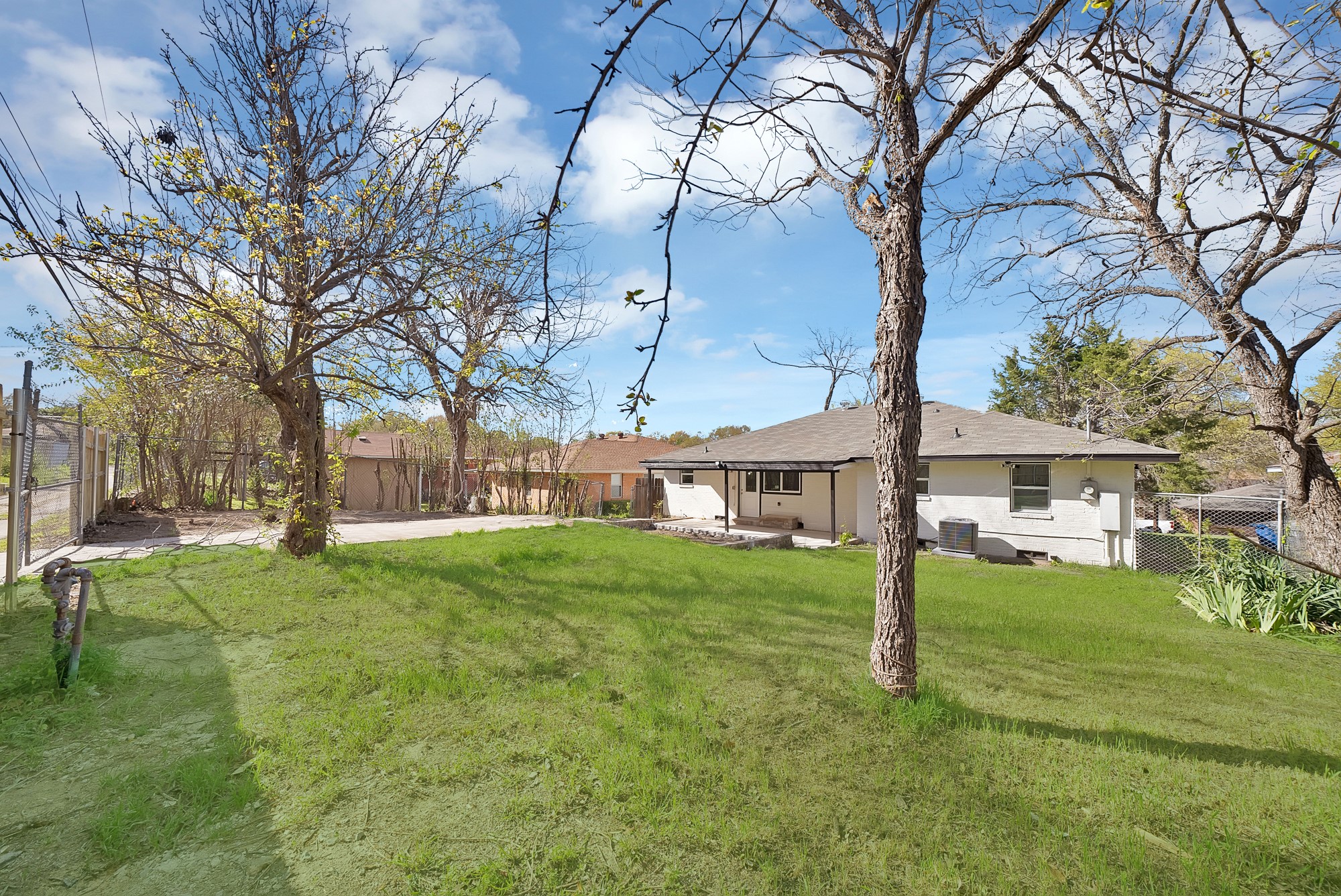 1122 Pinedale Lane Dallas TX 75241