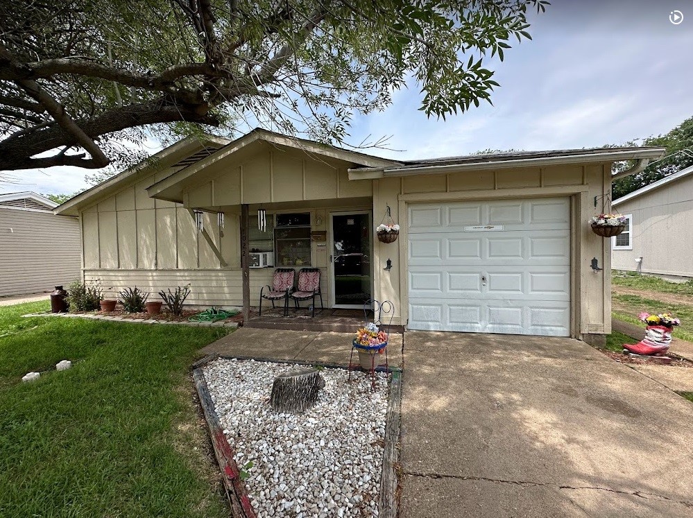 1022 Manning Street Grand Prairie TX 75051