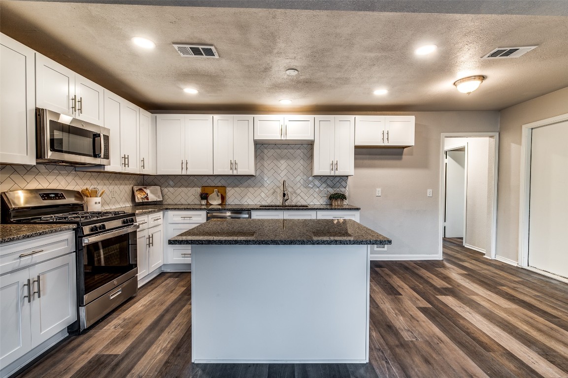 4327 Mackey Drive North Richland Hills TX 76180