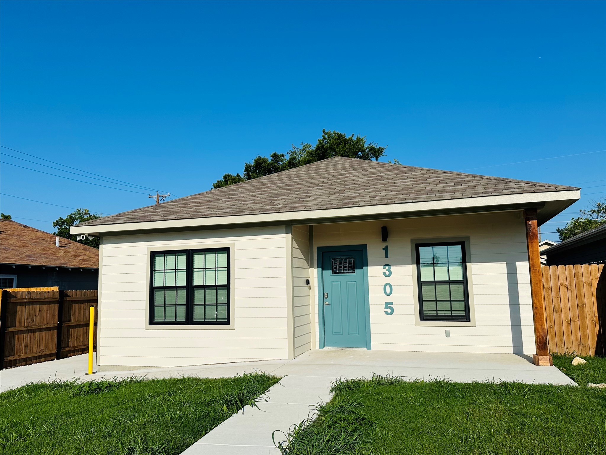 1305 Driess Street Fort Worth TX 76104