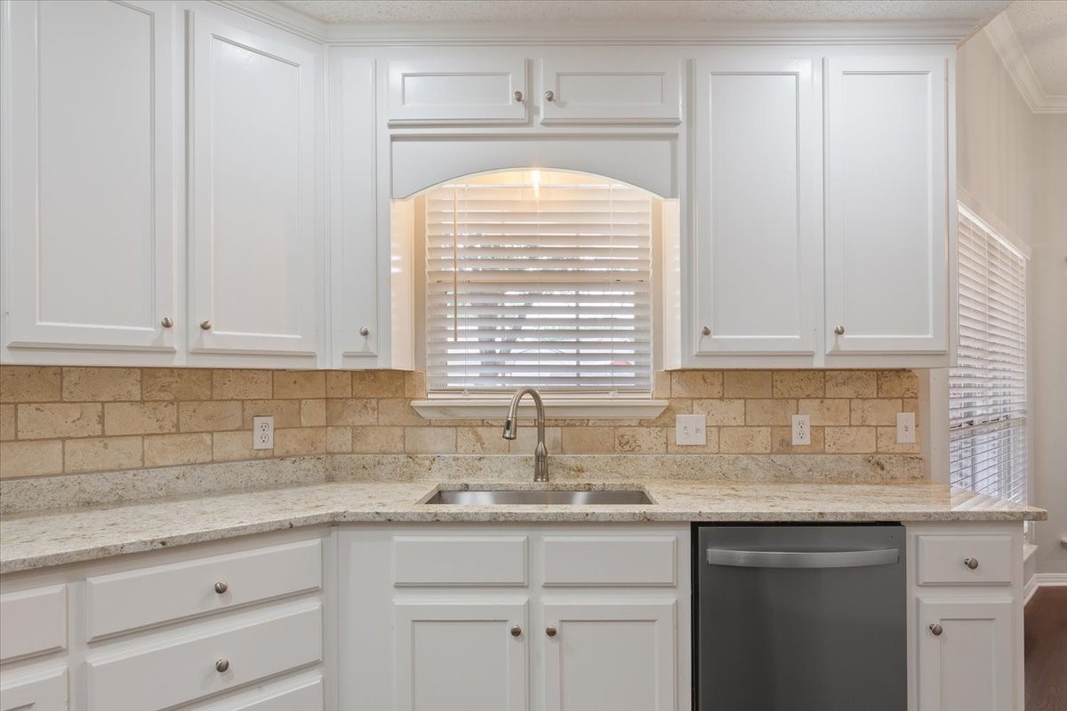 949 Crested Butte Drive Hewitt TX 76643
